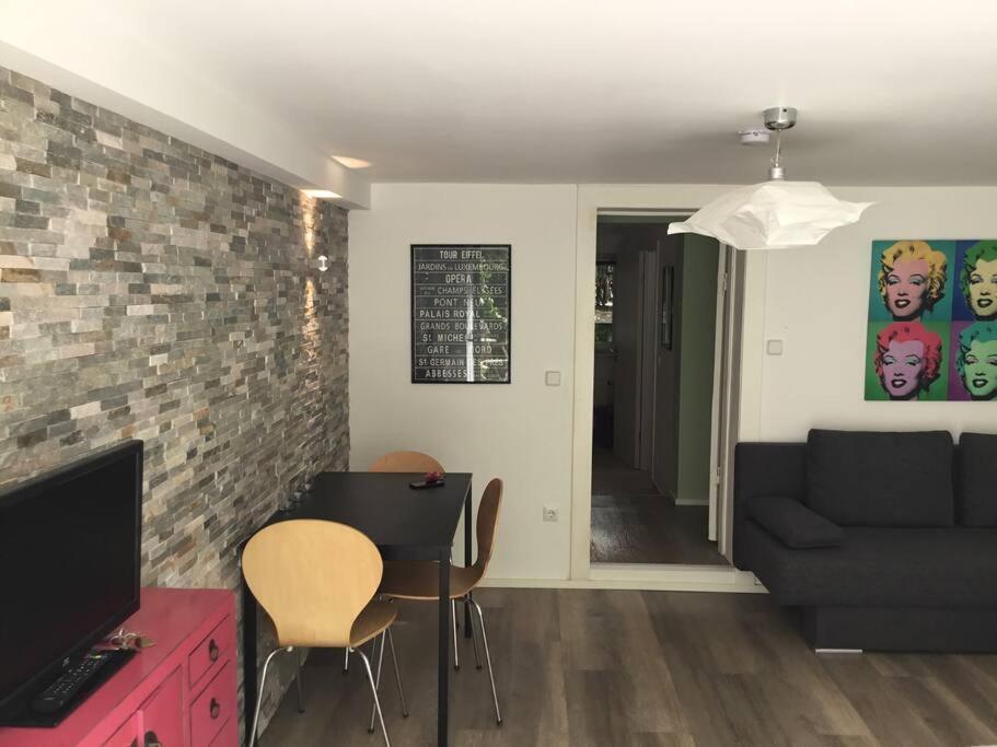 Zentral Und Ruhig Appartement *